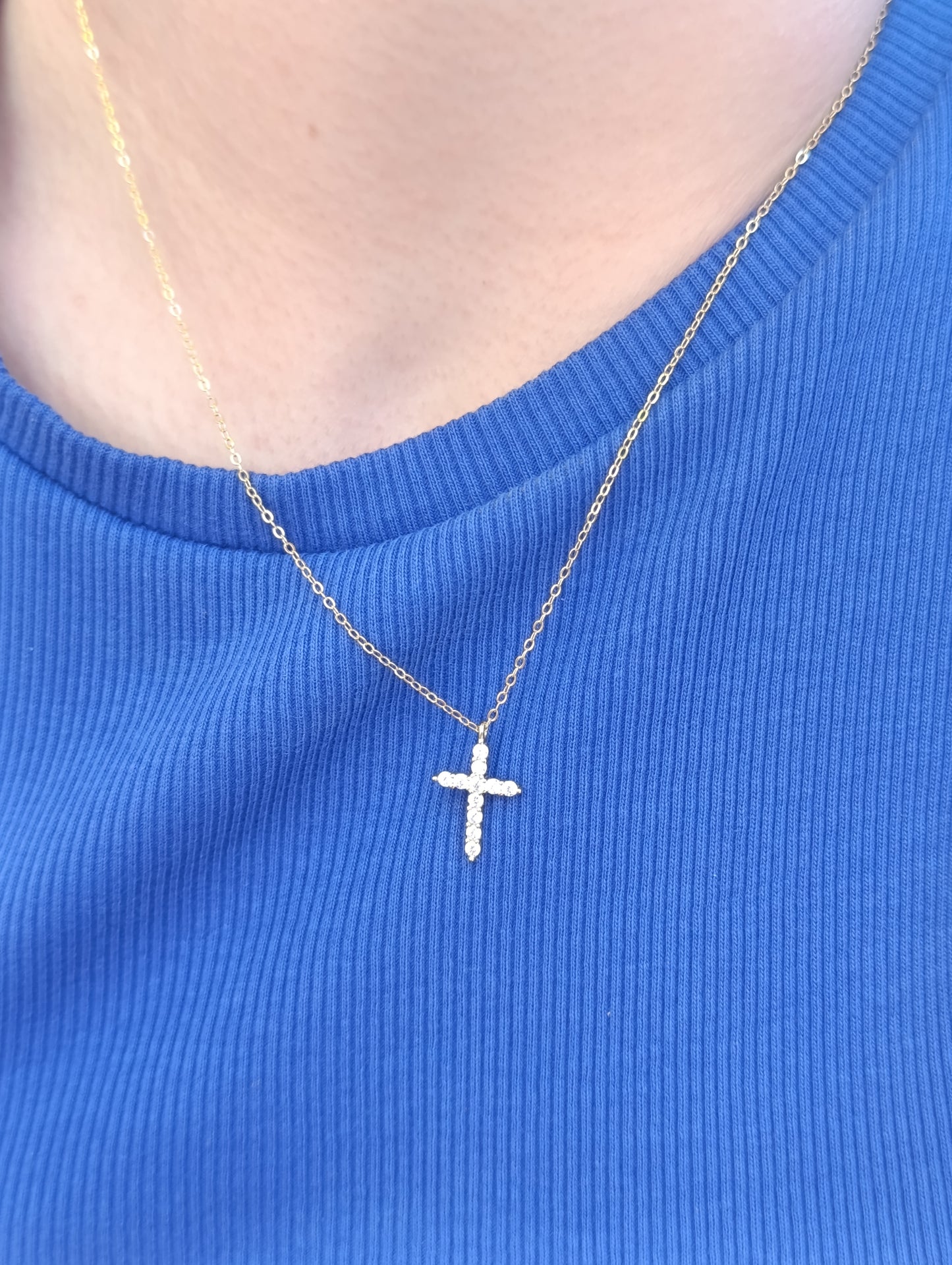 Kreuz Anhänger aus 925 Silber mit weißen Zirkonia