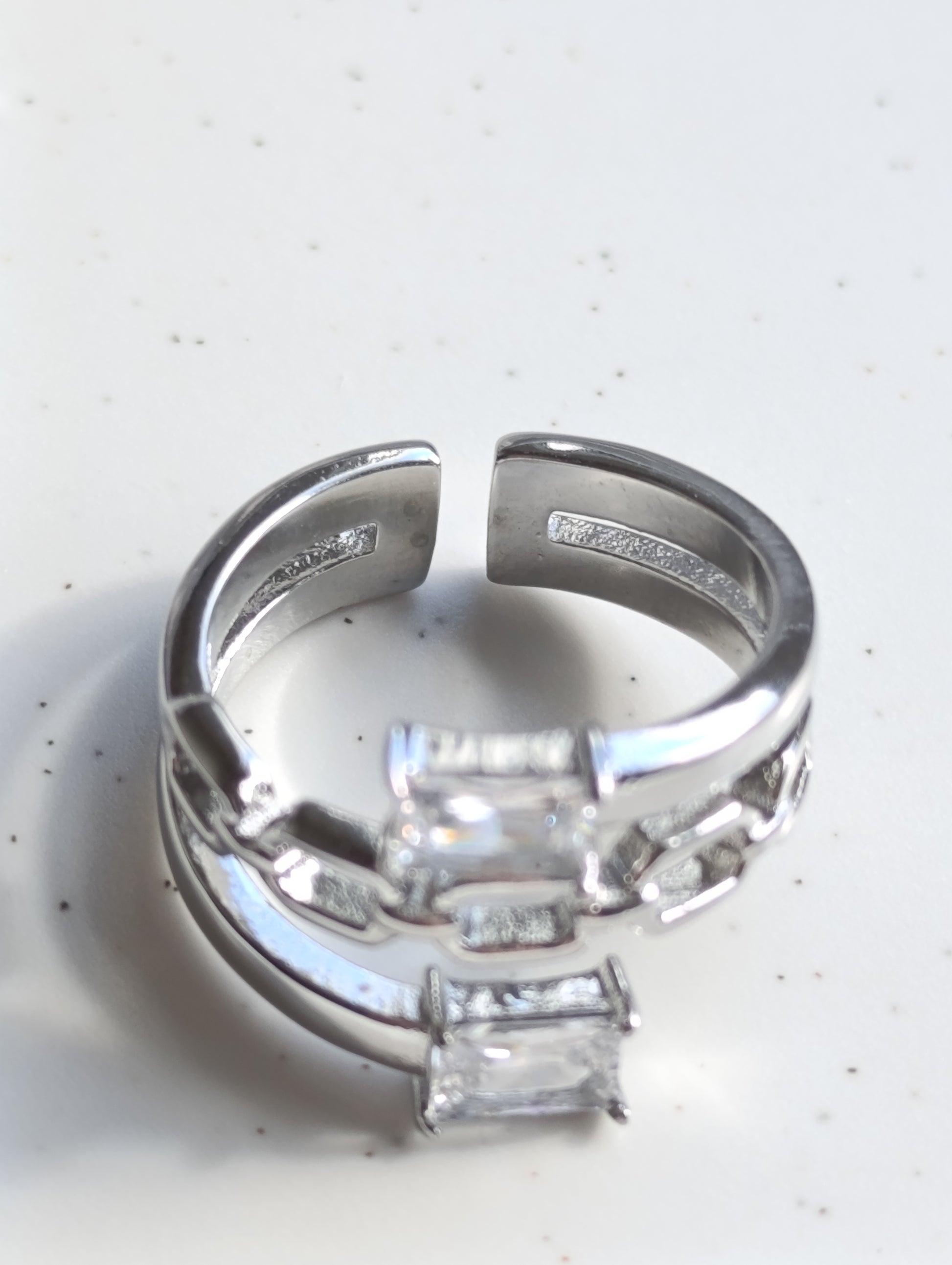 Open silver ring από ανοξείδωτο ατσάλι με crystal stones και αλυσίδα